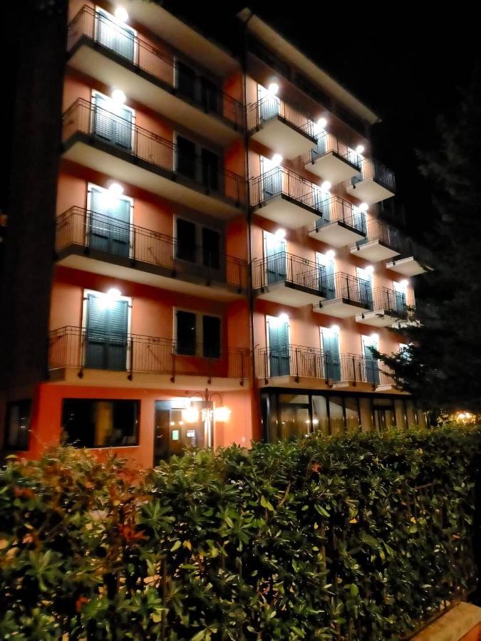 Hotel B&B Des Bains Milano Marittima Exterior photo