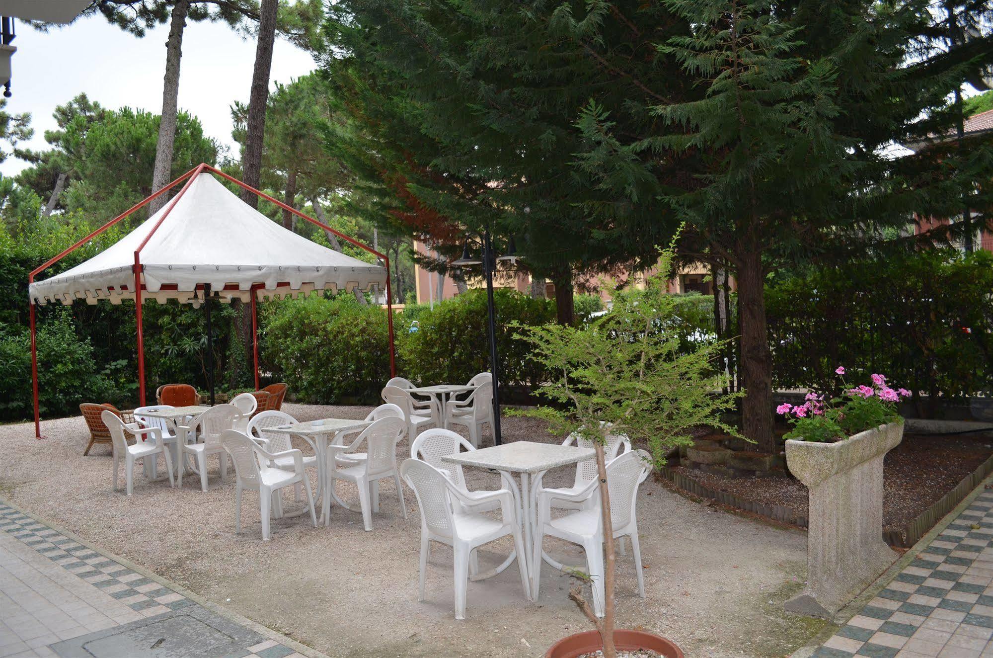 Hotel B&B Des Bains Milano Marittima Exterior photo